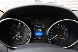   2016款哈弗H8 2.0T两驱舒适型