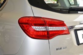   2016款哈弗H8 2.0T两驱舒适型
