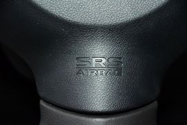   2016款三菱翼神1.8L CVT黑白复刻版