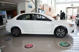   2016款三菱翼神1.8L CVT黑白复刻版