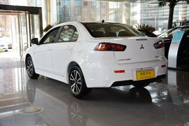   2016款三菱翼神1.8L CVT黑白复刻版