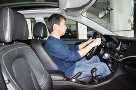   2015款东南V CROSS 1.5L手动智趣型