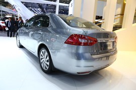   奔腾B90北京车展实拍
