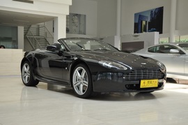   2010款阿斯顿马丁V8 Vantage敞篷版