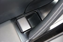   2015款日产GT-R 3.8T动感酷黑内饰版