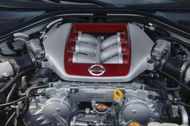   2015款日产GT-R 3.8T动感酷黑内饰版