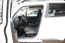   Jeep自由侠75周年 成都车展实拍