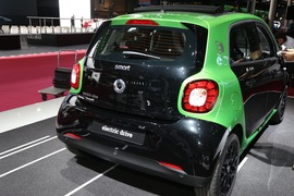   smart forfour电动 巴黎车展实拍
