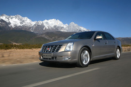   2011款凯迪拉克SLS赛威2.0T试驾