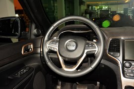   2016款Jeep大切诺基 3.0L舒享导航版