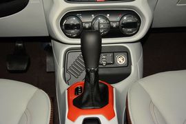   2016款Jeep自由侠 1.4T自动劲能版+