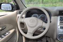   2011款一汽森雅M80 1.5L手动舒适型(5座)