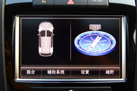  2011款大众途锐Hybrid混合动力版试驾实拍