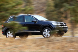   2011款大众途锐Hybrid混合动力版试驾实拍
