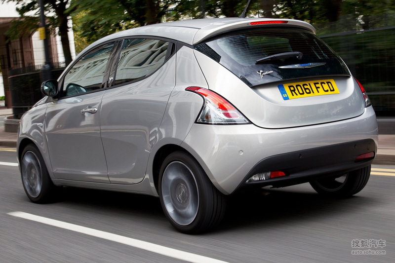 2012款克莱斯勒ypsilon