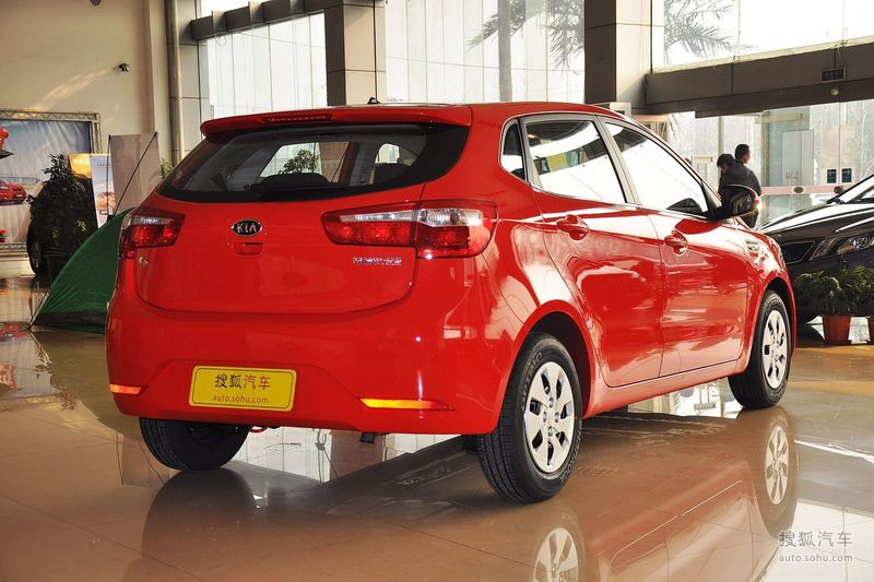 【 起亚k2两厢图片】_牡丹红_外观_搜狐汽车网