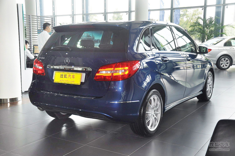 2012款奔驰b180自动型