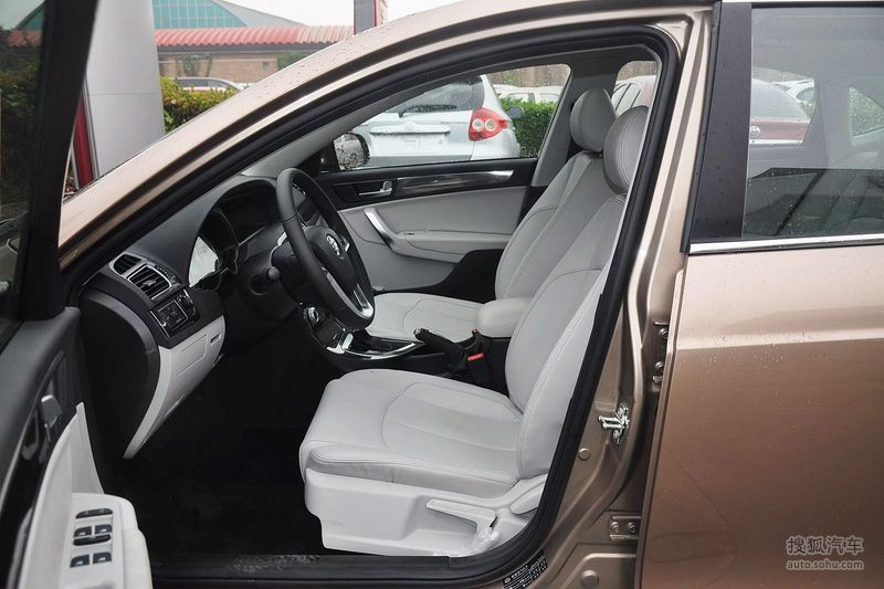 【 中华h530图片】_2012款 1.5t 自动豪华型_深灰_内饰_搜狐汽车网