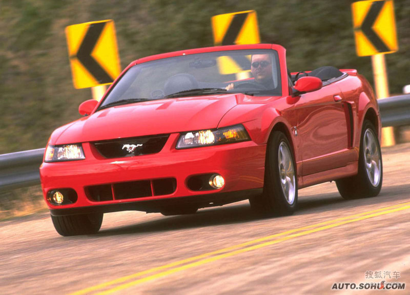 福特野马svtcobra敞篷版