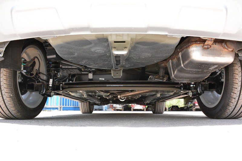 【 吉利远景s1图片】_底盘发动机_搜狐汽车网