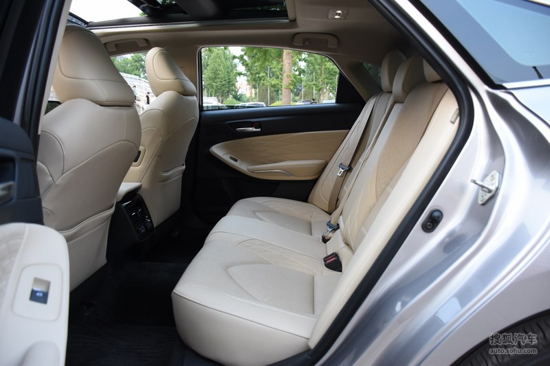 【 丰田亚洲龙图片】_黑色/米色_内饰_搜狐汽车网