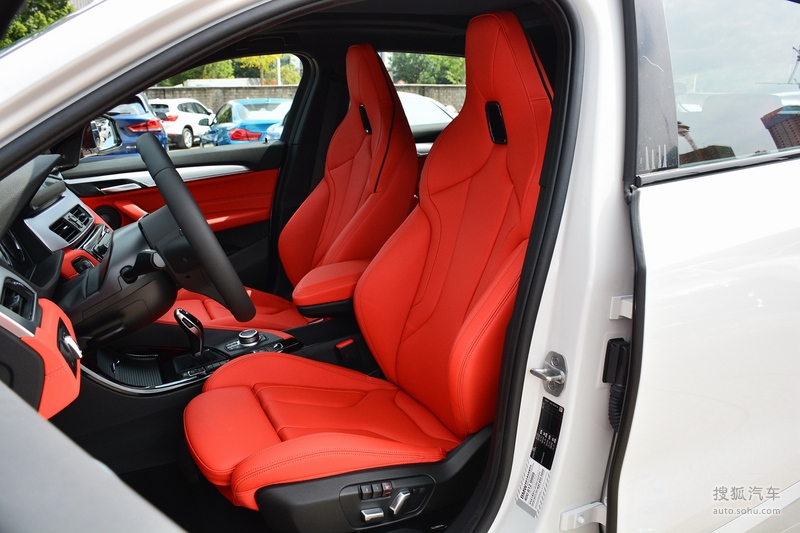 【 宝马x2图片】_黑色/熔岩红_内饰_搜狐汽车网