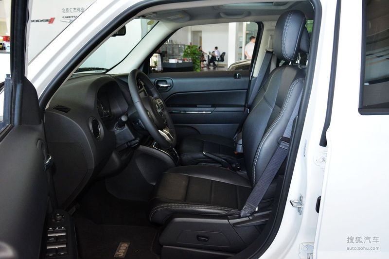 【 jeep自由客图片】_2014款 2.