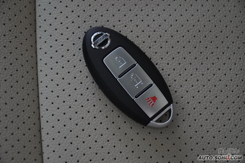 日产逍客20x雷 cvt 两驱版 - 汽车钥匙提示:支持键盘翻页 ←左 右