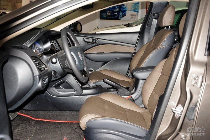 【 菲亚特菲翔图片】_深色内饰_内饰_搜狐汽车网