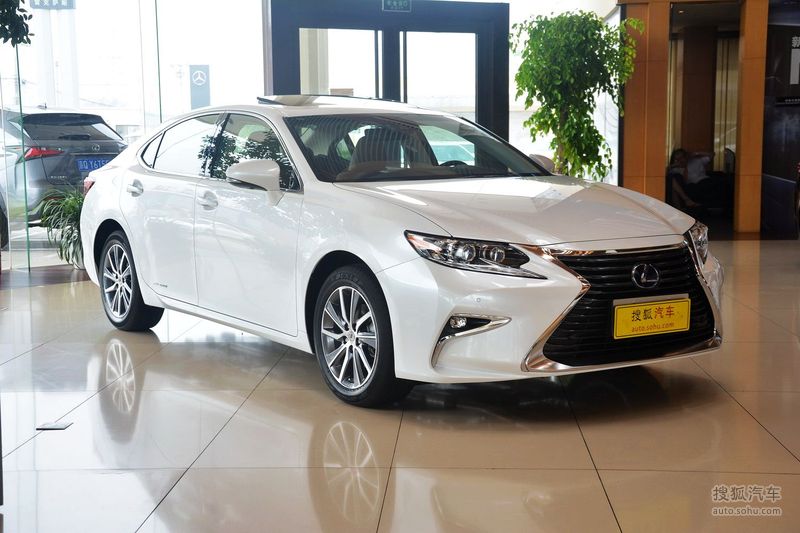 2015款雷克萨斯es300h豪华版