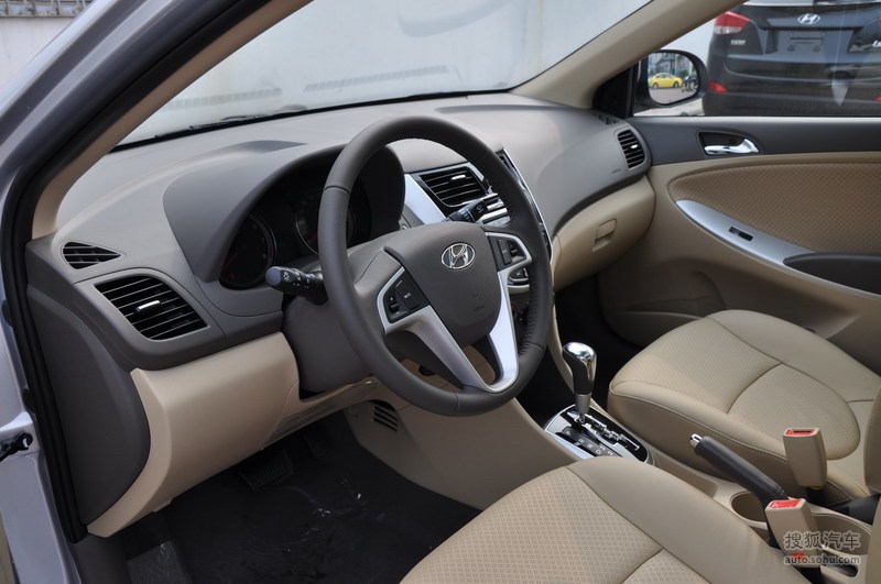 6l 自动尊贵型gls _双色内饰_内饰_搜狐汽车网