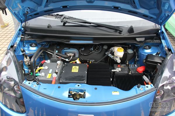 众泰云100正式上市售1589万续航150km