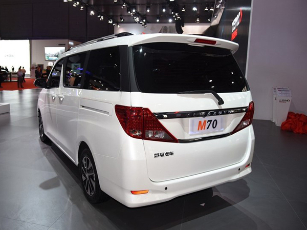 2017成都车展野马斯派卡预售574万起