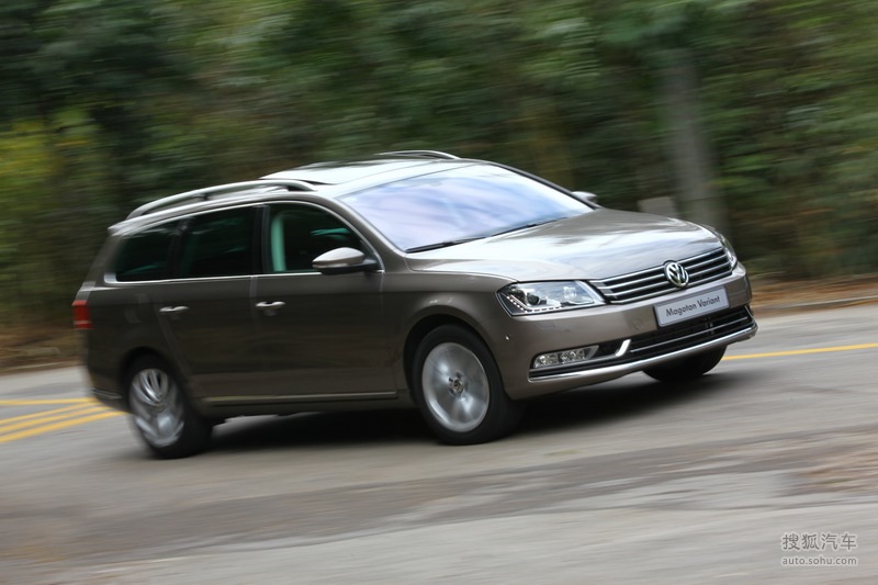 2012款大众迈腾旅行版试驾