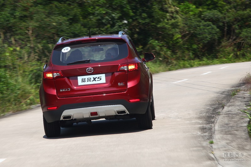 陸風江鈴汽車x52013款陸風x5 2.0t 6mt三亞試駕實拍