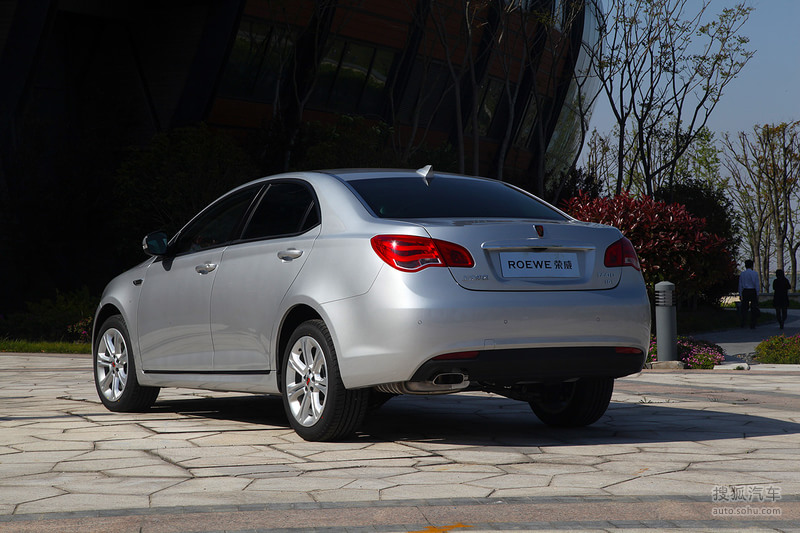 荣威上海汽车550目标瞄准80后!全新上汽荣威550静态评测