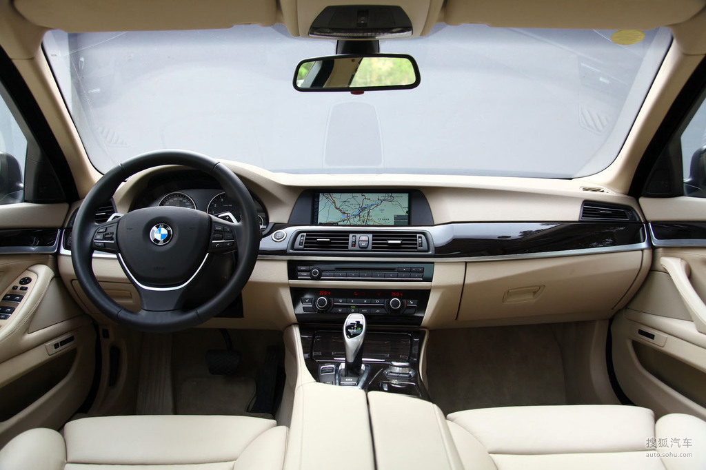宝马5系2011款535li 豪华型内饰珍珠贝白色真皮内饰t839001图片_图库