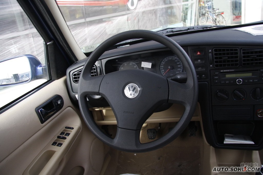 6l 手动 前卫 内饰双色内饰t426329图片_图库_搜狐汽车