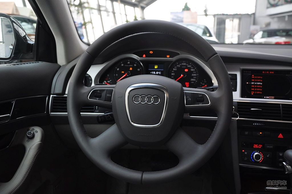 奥迪a6l2011款2.