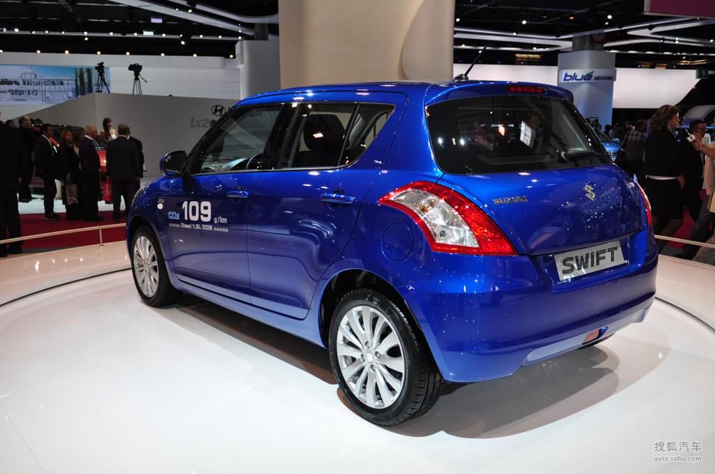 全新铃木雨燕 巴黎车展实拍