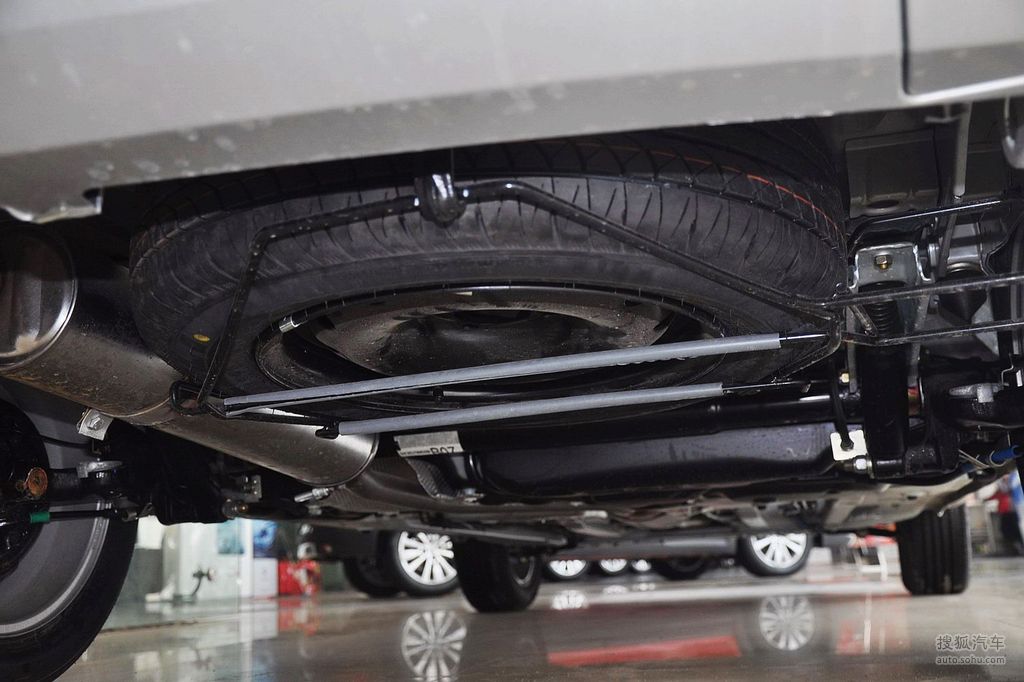 2012款雪铁龙爱丽舍三厢1.6l手动尊贵型