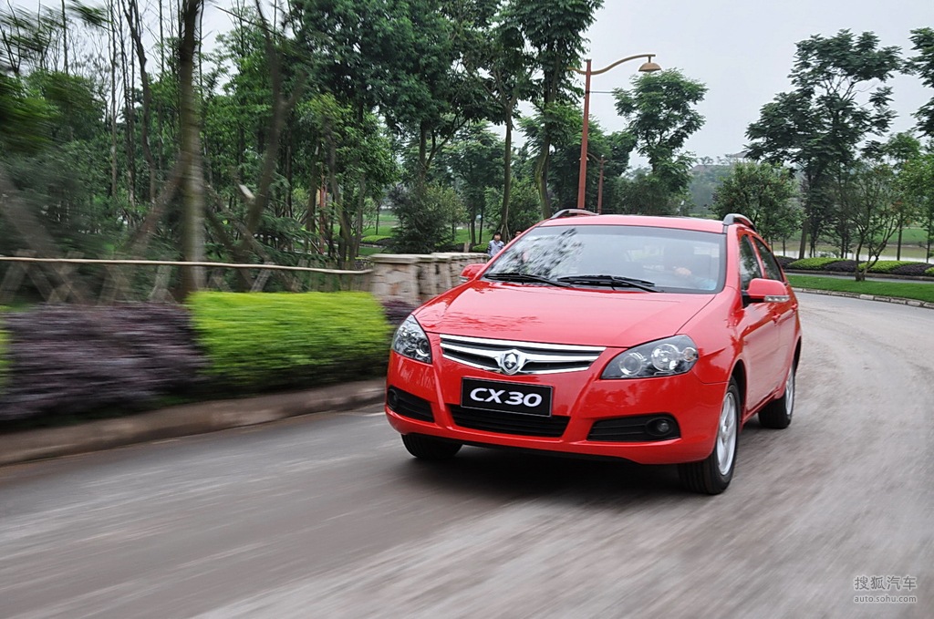 长安cx30两厢