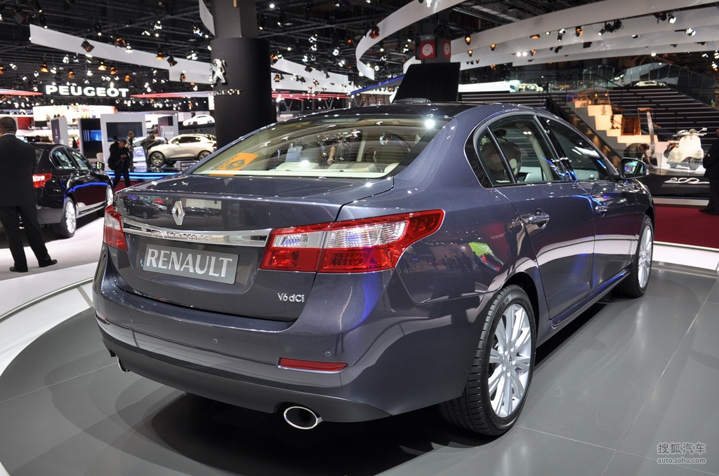 雷诺latitude巴黎车展实拍