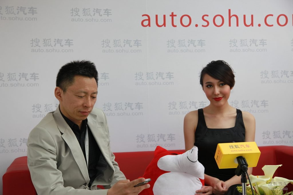 张朝阳抵达上海车展