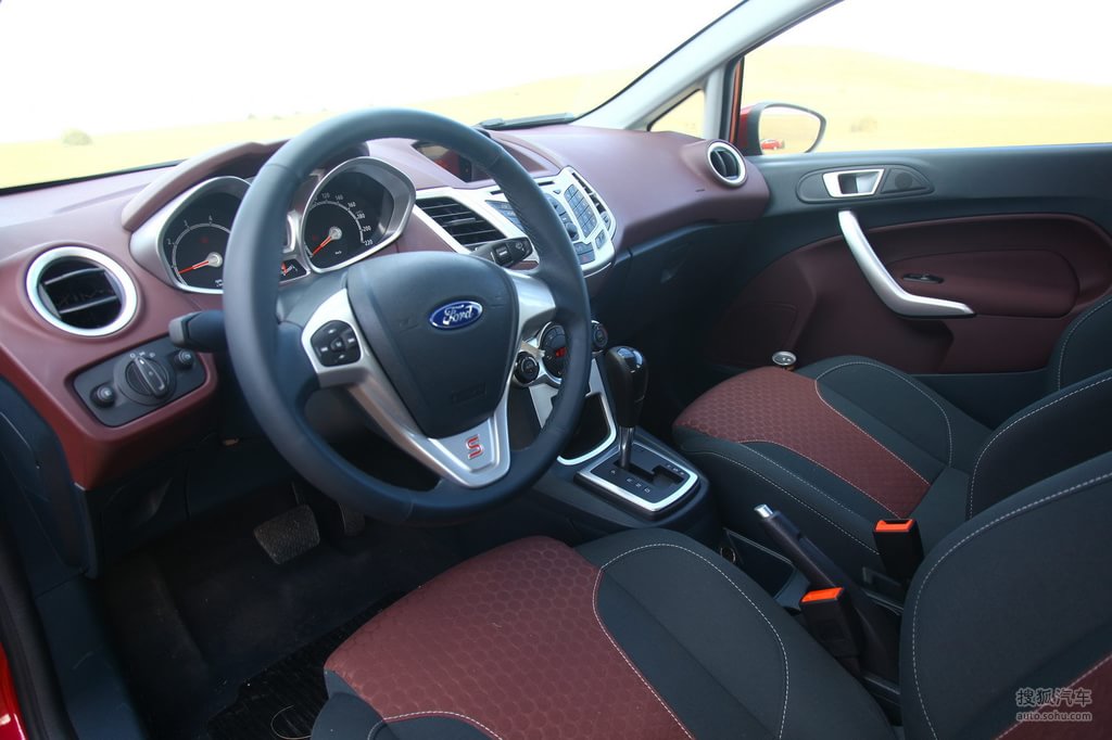 福特嘉年华两厢2011款1.