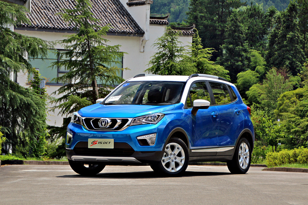 长安cs15自动挡试驾