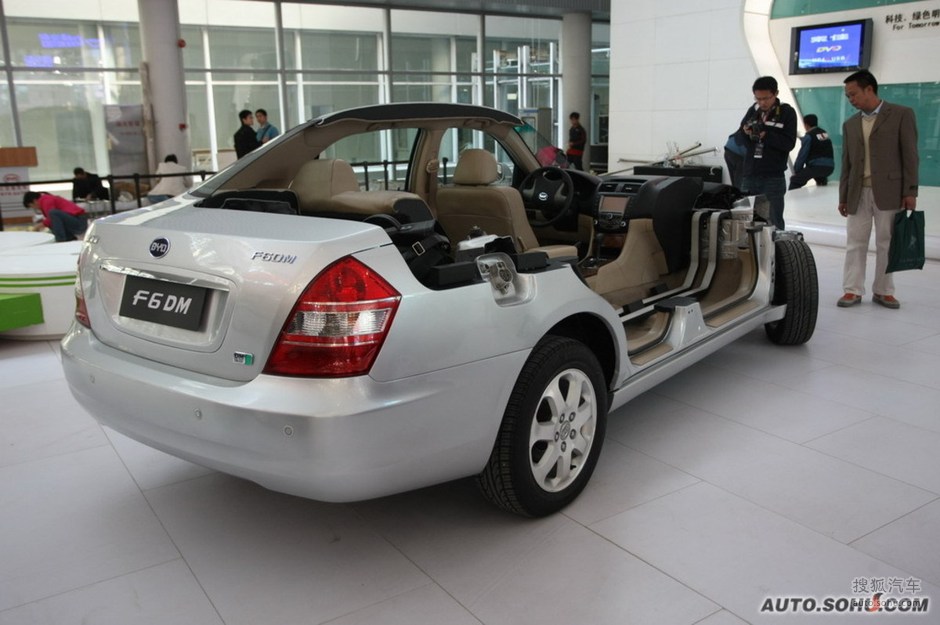 比亚迪f6dm广州车展实拍